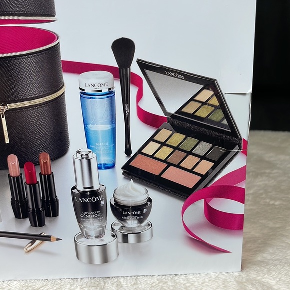 LANCÔME, FEATURING 11 FULL SIZES FAVORITES - Picture 4 of 9